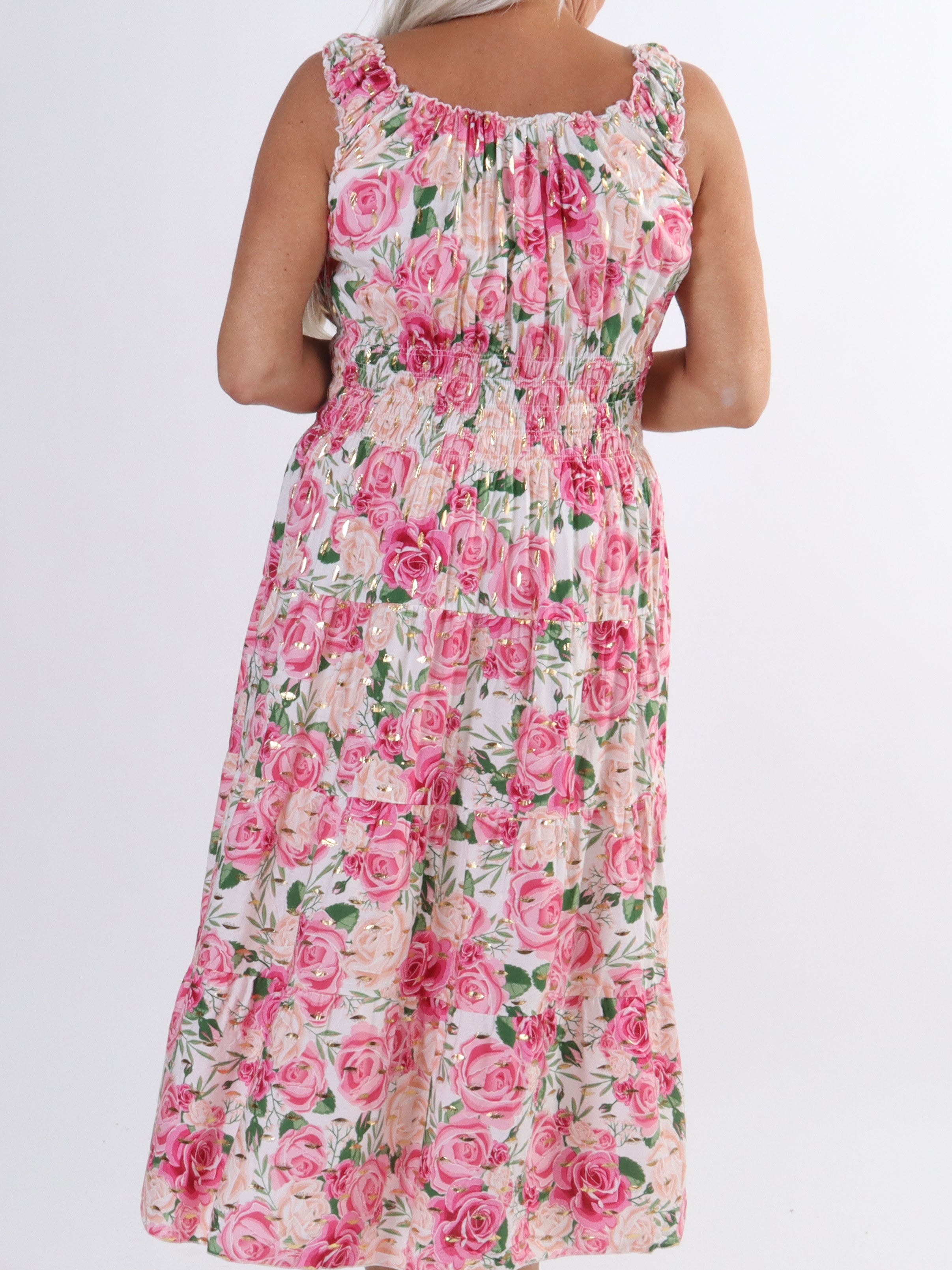 Alicia Rose Short - Sød plus size stropkjole med sommerblomster